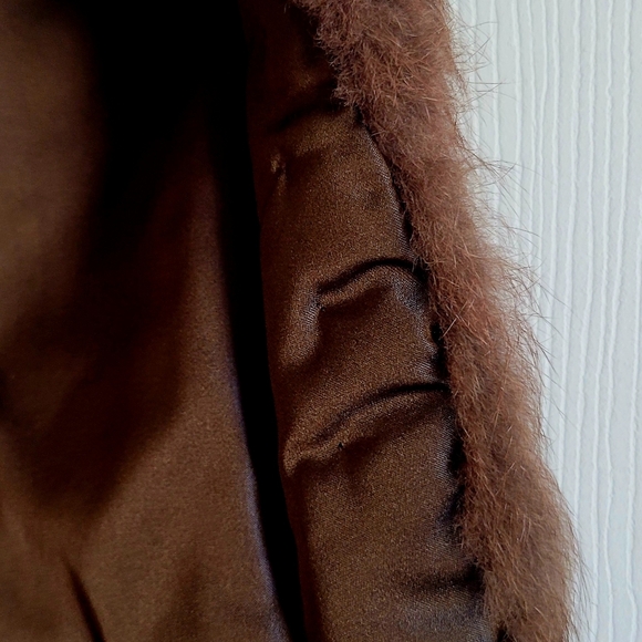 Winters Fur Shop Shrug - Picture 2 of 6